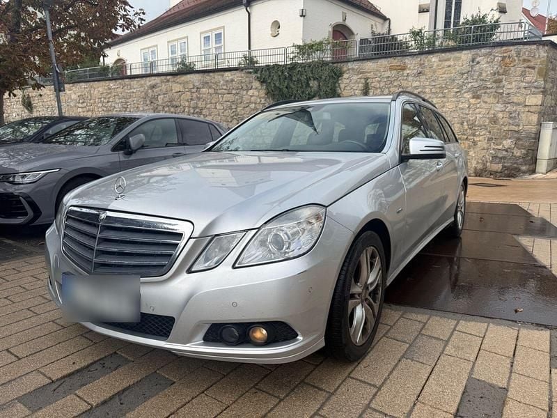 Silber Gebraucht 2010 Mercedes E220 Kombi | 3.900 € (Guter Preis) - Bild 1/4