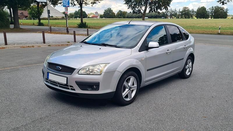 Silber Gebraucht 2007 Ford Focus Kleinwagen | 2.490 € (Fairer Preis) - Bild 1/4