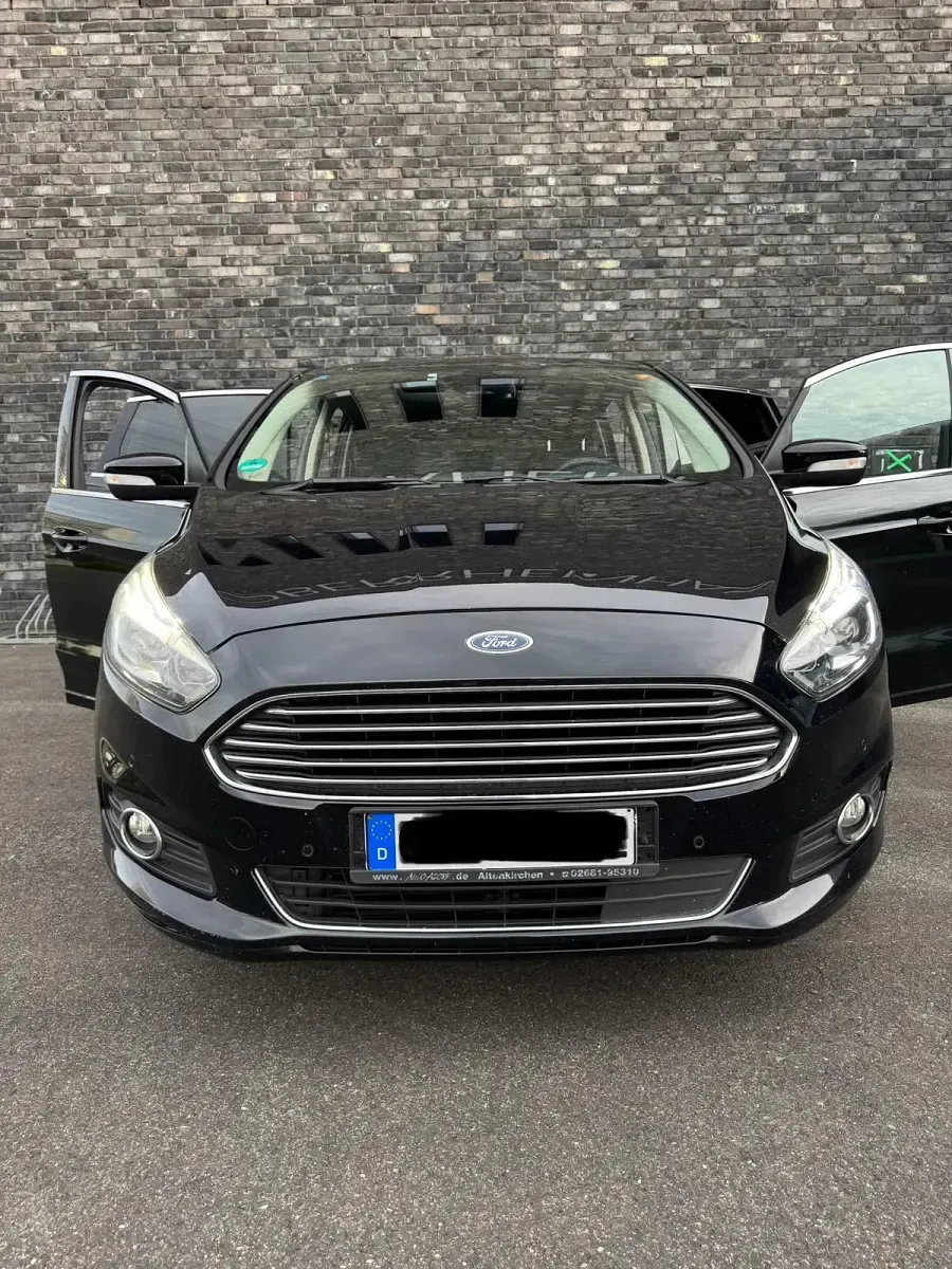 Gebraucht Ford S-MAX S 150 PS (110 kW) 2016 Schwarz Van / Kleinbus