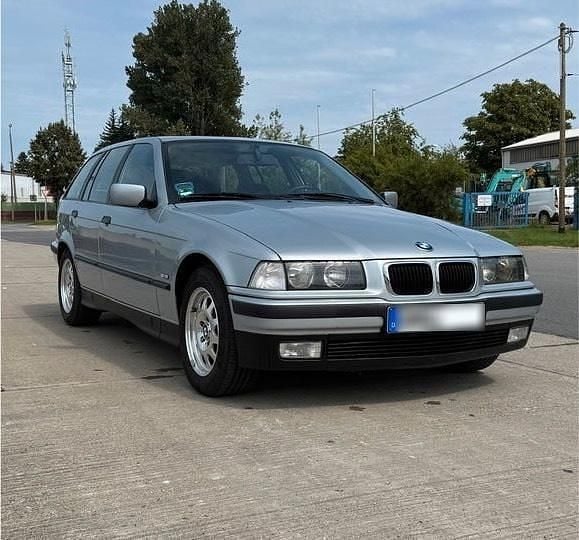 Silber Gebraucht 1997 BMW 323 Kombi | 4.999 € (Fairer Preis) - Bild 1/4
