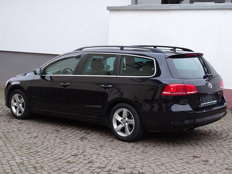 Gebraucht VW Passat 140 PS (102 kW) 2013 Schwarz Kombi