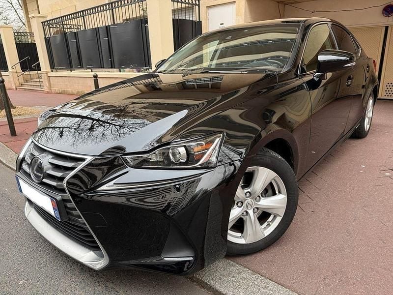 Schwarz Gebraucht 2019 Lexus IS300h Business Edition Limousine | 16.700 € (Fairer Preis) - Bild 1/4