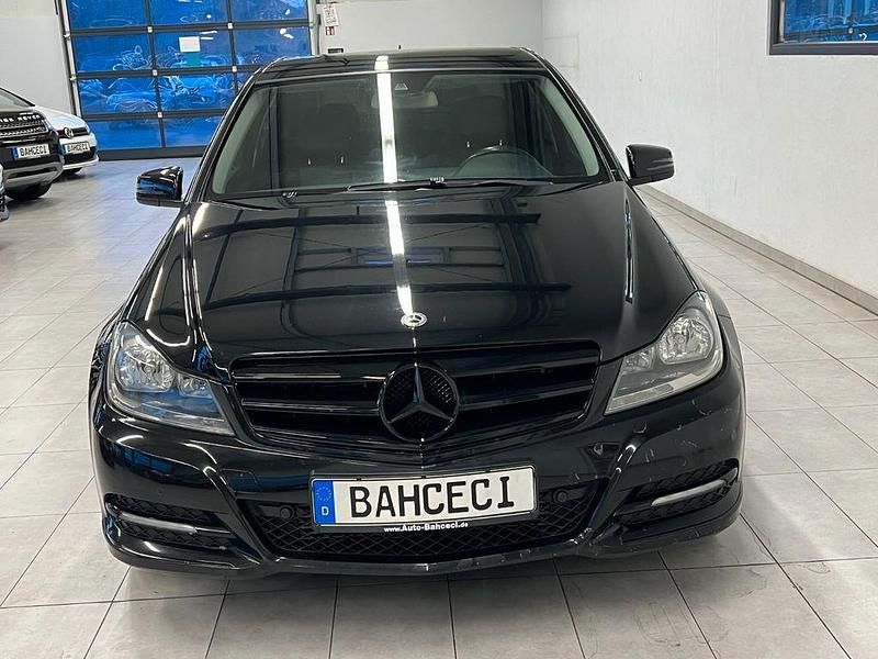 Gebraucht Mercedes C200 184 PS (135 kW) 2011 Schwarz Limousine