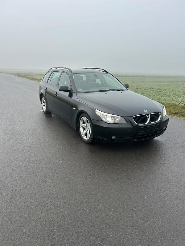 Schwarz Gebraucht 2004 BMW 530 Kombi | 4.900 € (Fairer Preis) - Bild 1/4