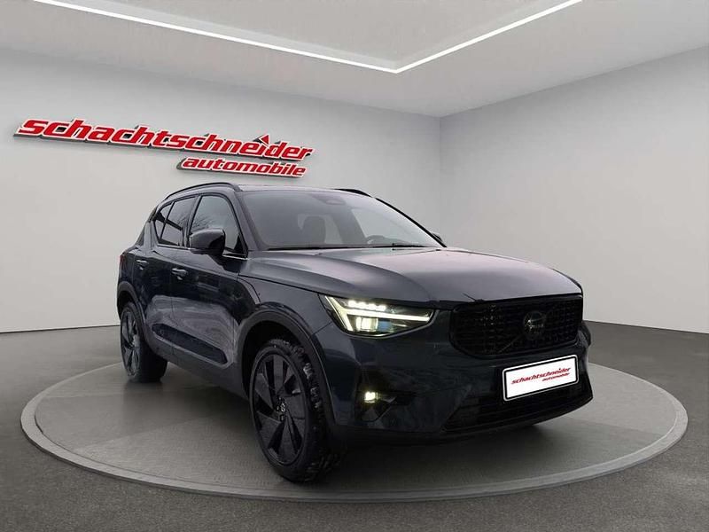 Neu Volvo XC40 Plus 163 PS (119 kW) 2026 Denim blue metallic SUV
