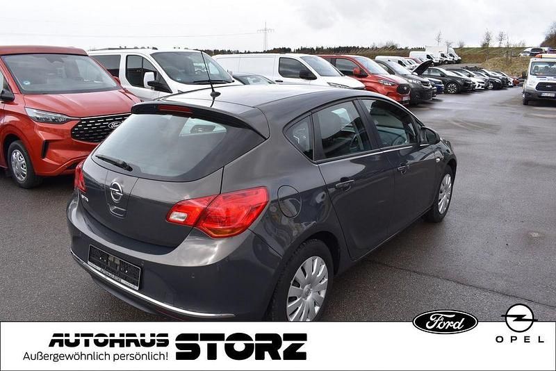 Gebraucht Opel Astra Selection 116 PS (85 kW) 2015 Grau Limousine