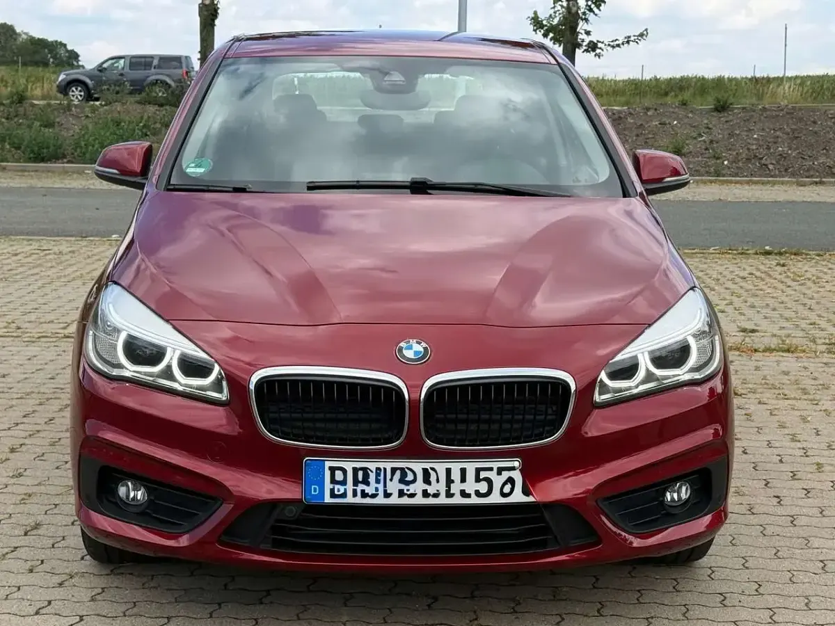 Gebraucht BMW 218 Advantage 136 PS (100 kW) 2017 Flamen rot brillanteffekt met Van / Kleinbus
