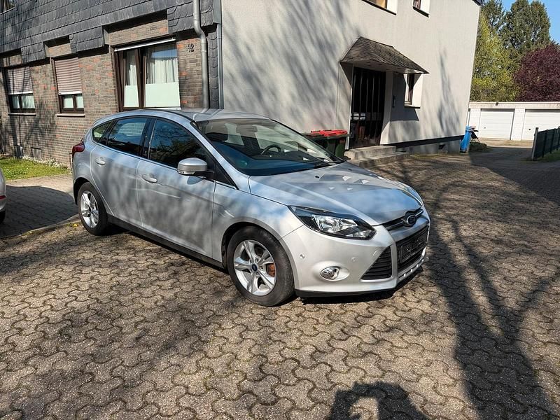 Second-hand Ford Focus 100 CP (73 kW) 2012 Argintiu Berlinǎ