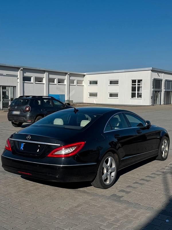 Gebraucht Mercedes CLS350 265 PS (194 kW) 2011 Schwarz Limousine