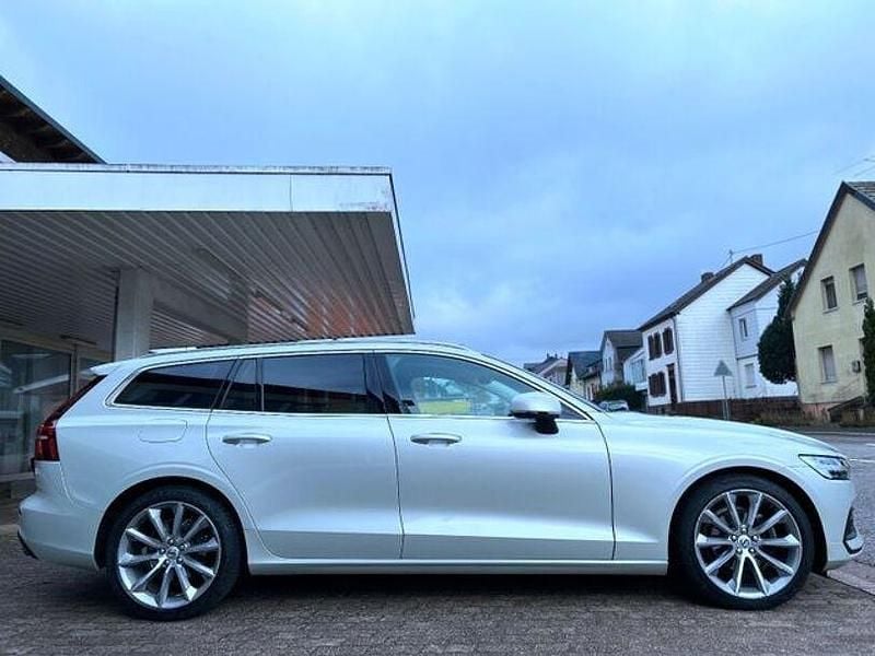 Gebraucht Volvo V60 190 PS (139 kW) 2018 Silber Kombi