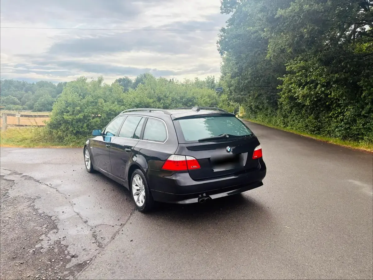 Gebraucht BMW 530 Exclusive 235 PS (172 kW) 2009 Schwarz Kombi