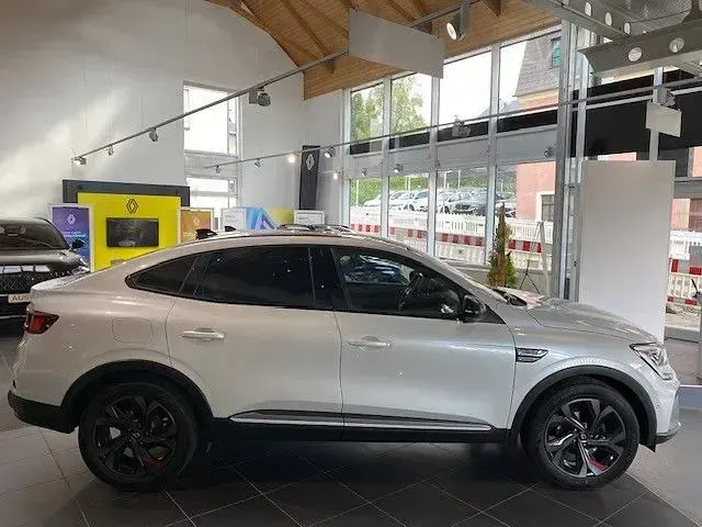 Gebraucht Renault Arkana 140 PS (102 kW) 2022 Weiß SUV
