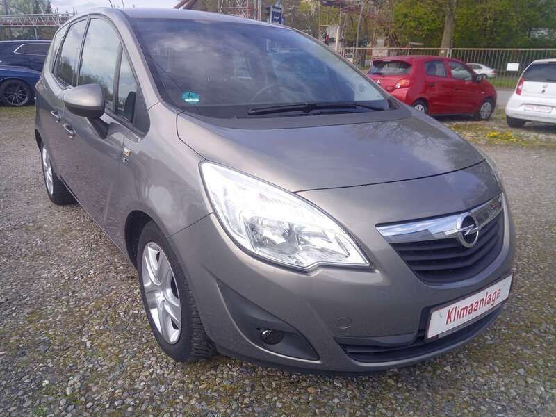 Grau Gebraucht 2012 Opel Meriva Eco Van / Kleinbus | 6.999 € (Teuer) - Bild 1/4