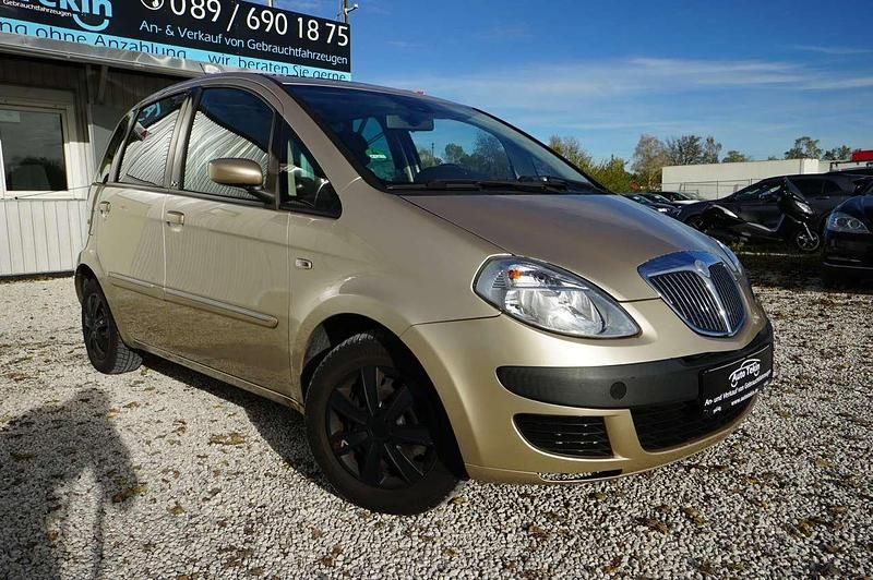 Gelb Gebraucht 2006 Lancia Musa Van / Kleinbus | 2.950 € (Fairer Preis) - Bild 1/3