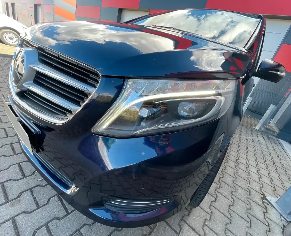 Gebraucht Mercedes V250 Edition 190 PS (139 kW) 2014 Blau Van / Kleinbus