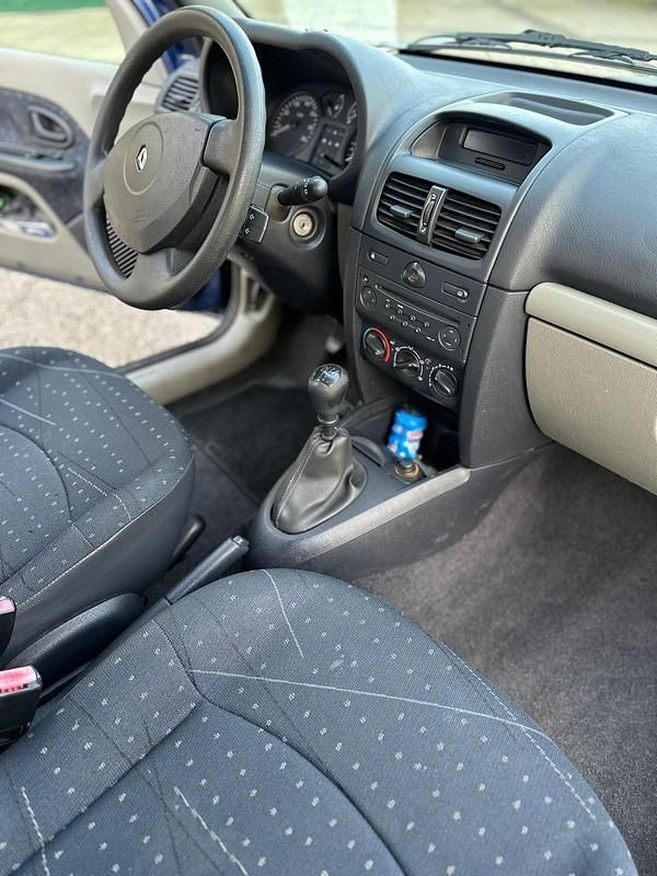 Gebraucht Renault Clio II 2002 Blau Kleinwagen