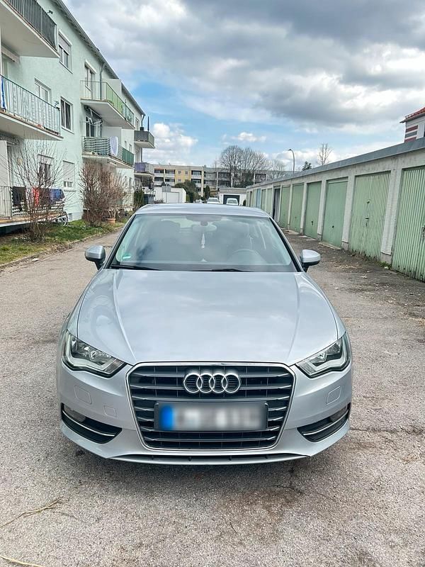 Gebraucht Audi A3 Comfort 110 PS (80 kW) 2015 Grau Limousine