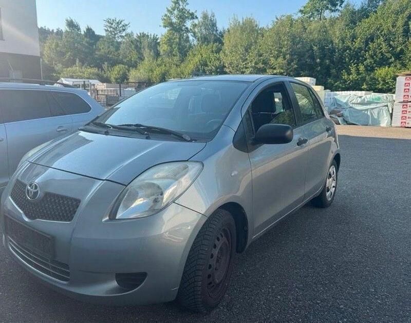 Silber Gebraucht 2008 Toyota Yaris Kleinwagen | 2.990 € (Guter Preis) - Bild 1/4