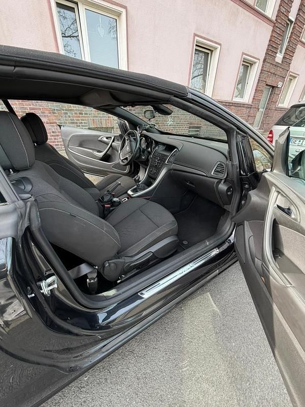 Gebraucht Opel Cascada 120 PS (88 kW) 2014 Schwarz Cabrio