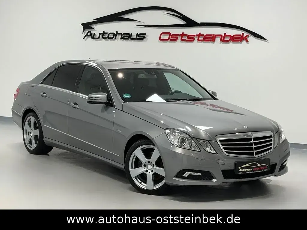 Gebraucht Mercedes E300 204 PS (150 kW) 2011 Silber Limousine