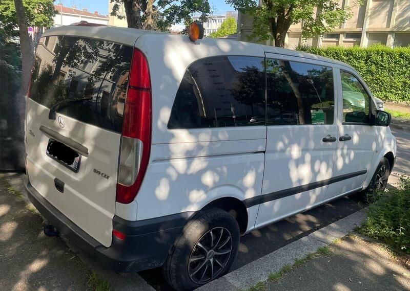 Weiß Gebraucht 2010 Mercedes Vito Van / Kleinbus | 7.500 € - Bild 1/4