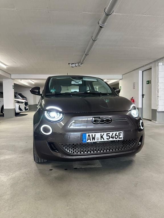 Grau Gebraucht 2021 Fiat 500e Limousine | 18.500 € (Fairer Preis) - Bild 1/4