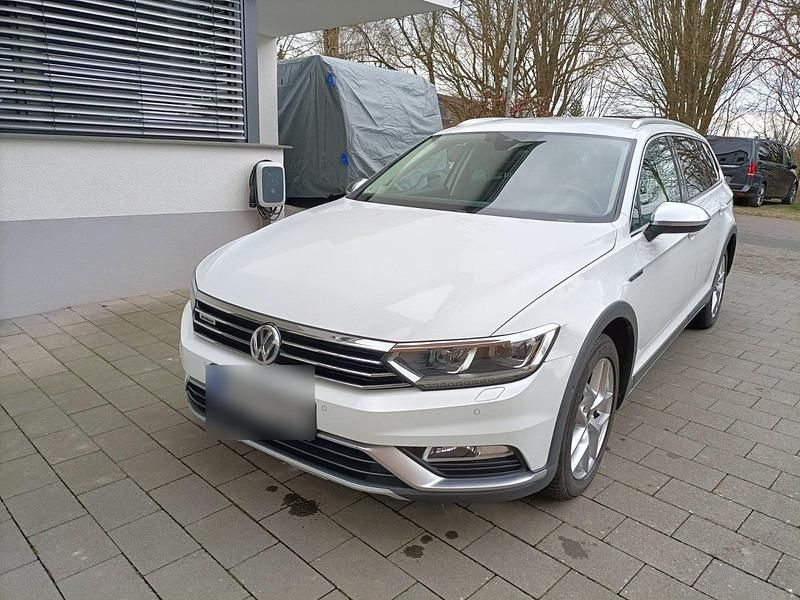 Gebraucht VW Passat Alltrack 190 PS (139 kW) 2017 Weiß Kombi