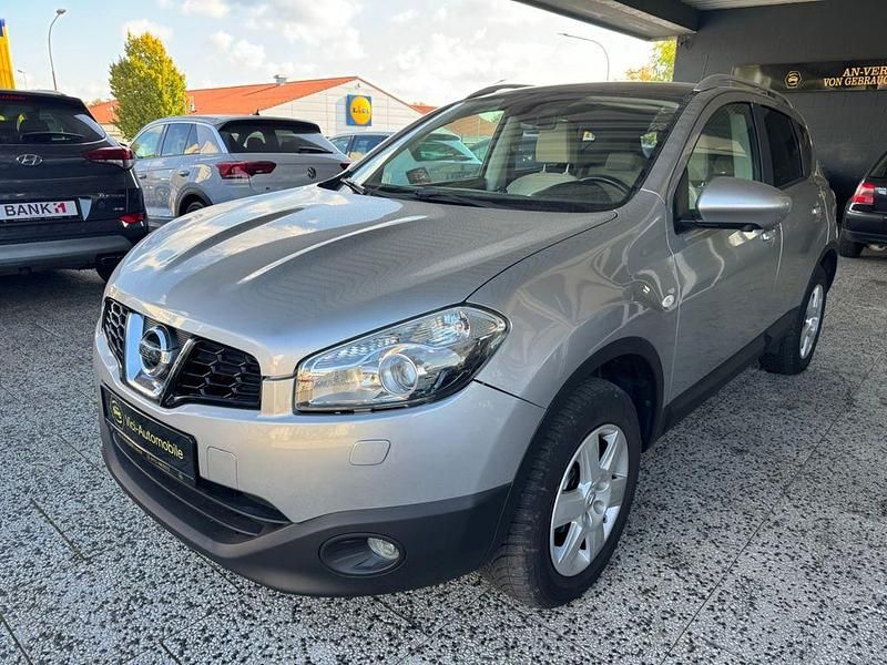Silber Gebraucht 2013 Nissan Qashqai Tekna SUV | 10.750 € (Fairer Preis) - Bild 1/4