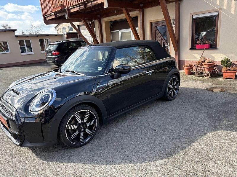 Gebraucht Mini Cooper S Cabriolet 178 PS (130 kW) 2022 Schwarz Cabrio