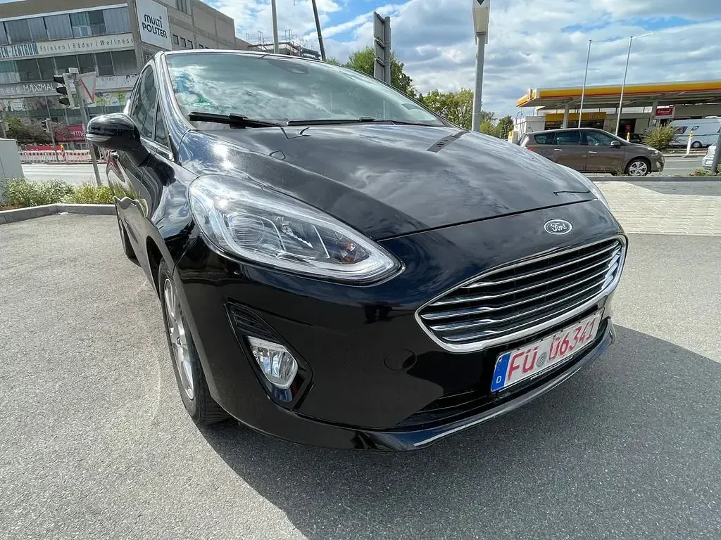 Gebraucht Ford Fiesta Titanium 101 PS (74 kW) 2019 Schwarz Kleinwagen