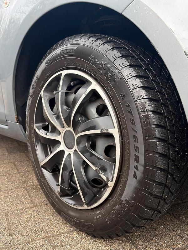 Second-hand Ford Ka 51 CP (37 kW) 2011 Gri Hatchback