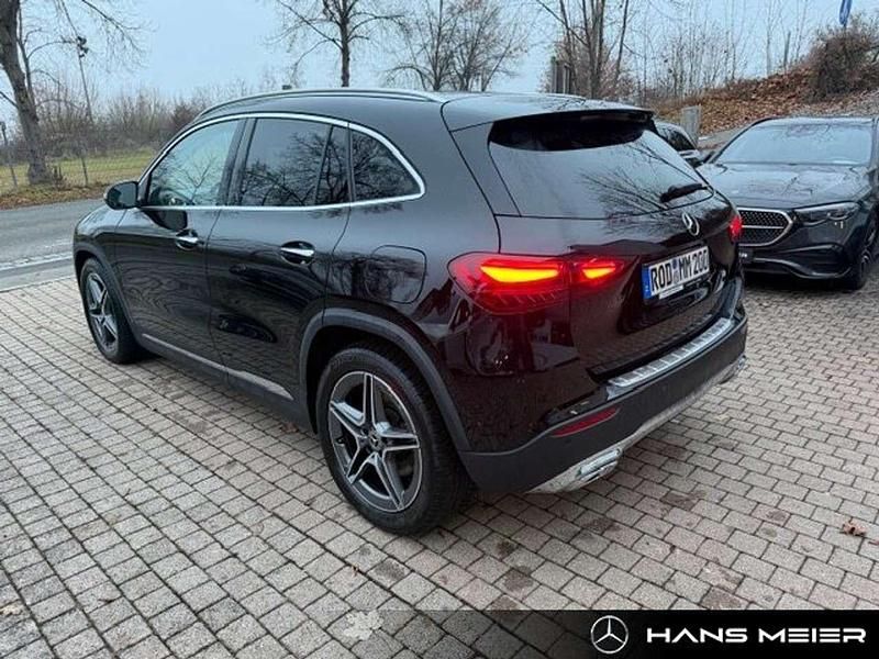 Gebraucht Mercedes GLA220 Progressive 190 PS (139 kW) 2024 Schwarz SUV