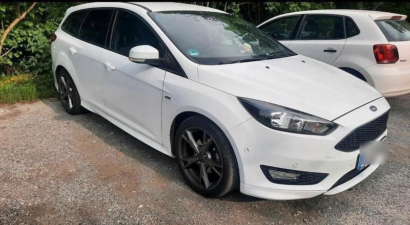 Weiß Gebraucht 2018 Ford Focus Kombi | 7.500 € (Superpreis) - Bild 1/4