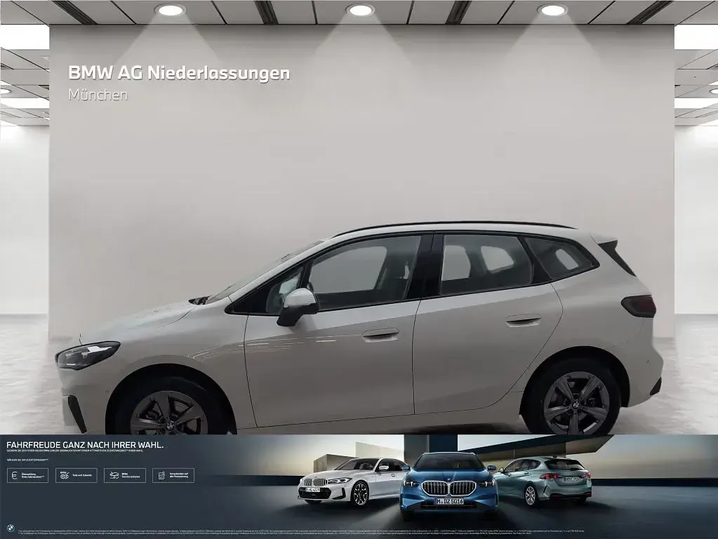 Gebraucht BMW 220 Active Tourer Luxury Line 156 PS (114 kW) 2025 Weiß Van / Kleinbus