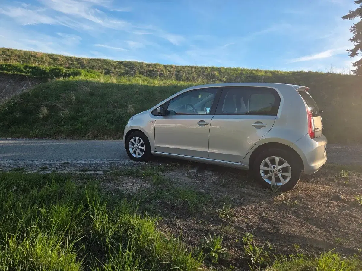 Gebraucht Skoda Citigo Active 60 PS (44 kW) 2013 Silber Kleinwagen