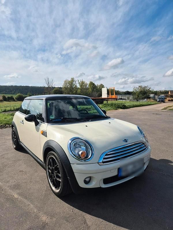 Beige Gebraucht 2010 Mini Cooper Kleinwagen | 9.900 € (Teuer) - Bild 1/4