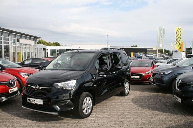 Schwarz Gebraucht 2022 Opel Combo Life Ultimate Van / Kleinbus | 23.990 € (Fairer Preis) - Bild 1/4