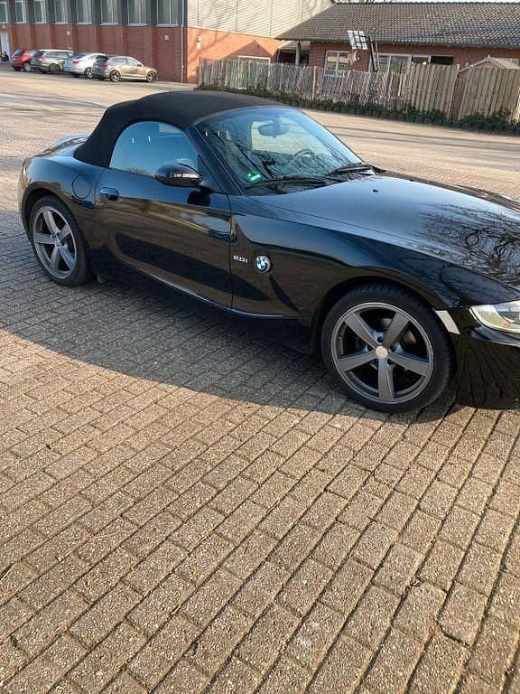 Schwarz Gebraucht 2006 BMW Z4 Sport Line Cabrio | 5.999 € (Superpreis) - Bild 1/4