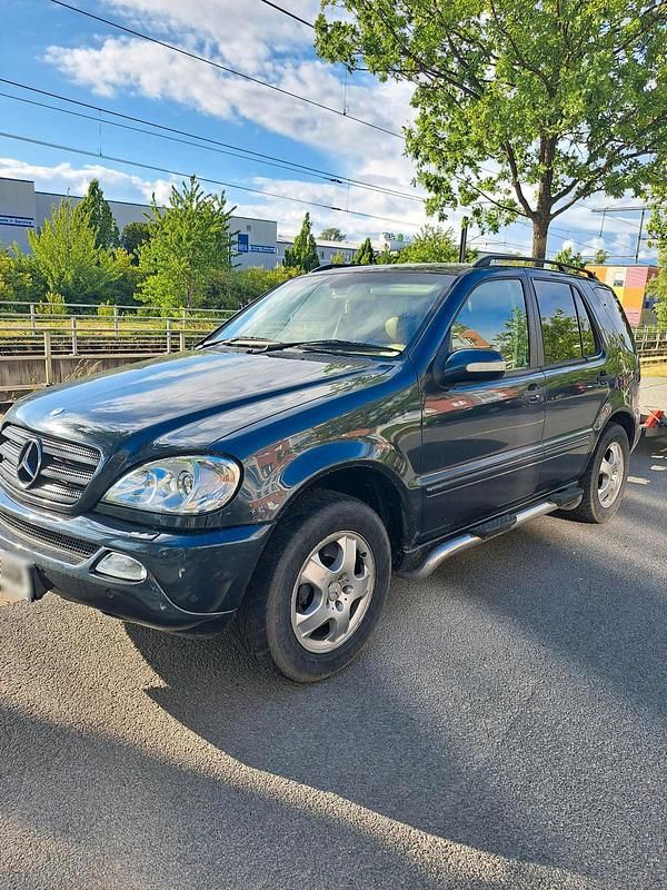 Gebraucht Mercedes ML270 170 PS (125 kW) 2004 Blau SUV
