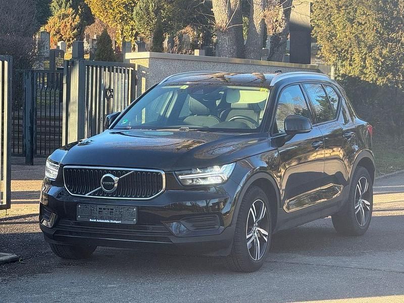 Black stone Gebraucht 2018 Volvo XC40 Momentum SUV | 18.990 € (Fairer Preis) - Bild 1/4