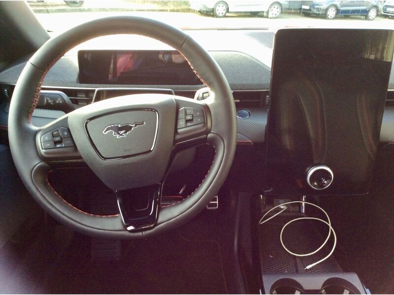 Gebraucht Ford Mustang Mach-E 197 kW (269 PS) 2022 Rot SUV