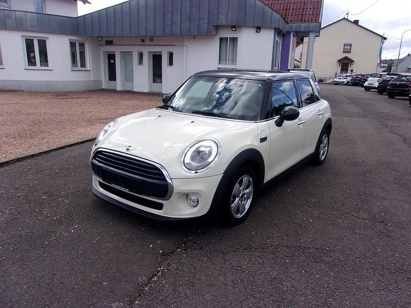 Gebraucht Mini Cooper 136 PS (100 kW) 2017 Weiß Kleinwagen