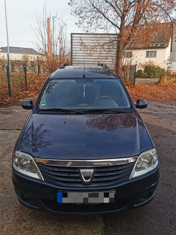 Grau Gebraucht 2009 Dacia Logan MCV Lauréate Limousine | 3.000 € (Fairer Preis) - Bild 1/4