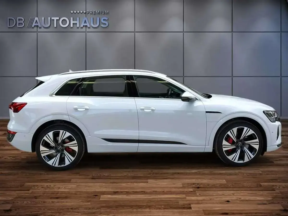 Gebraucht Audi Q8 e-tron Advanced 300 kW (408 PS) 2024 Weiß SUV