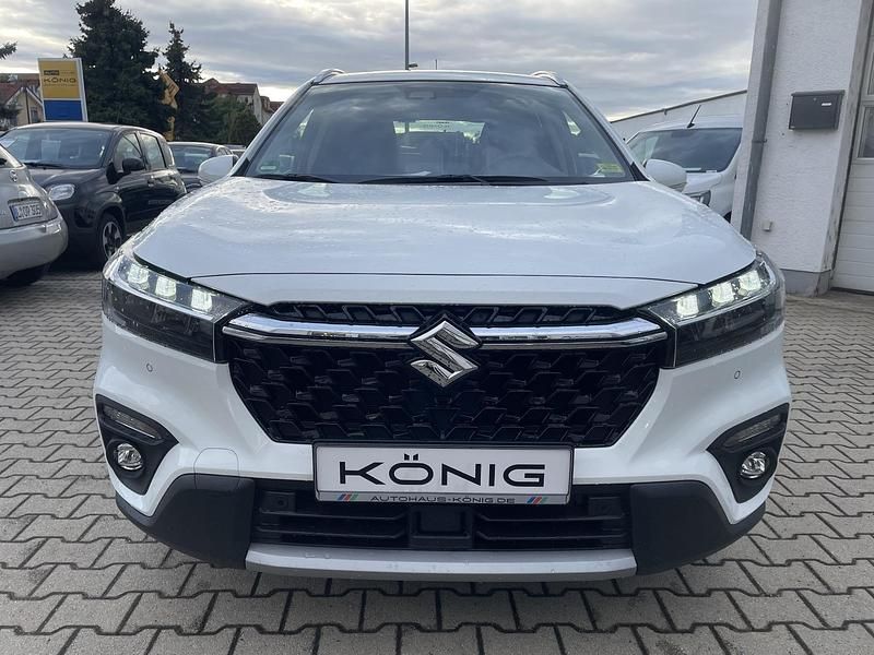 Gebraucht Suzuki SX4 Comfort 102 PS (75 kW) 2024 Weiß SUV