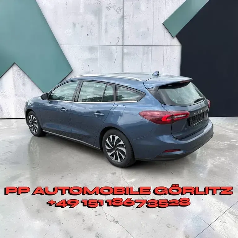 Gebraucht Ford Focus Titanium 125 PS (91 kW) 2022 Blau Kombi