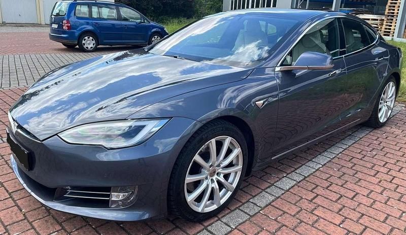 Midnight silver Gebraucht 2020 Tesla Model S Long Range Limousine | 28.950 € (Superpreis) - Bild 1/4