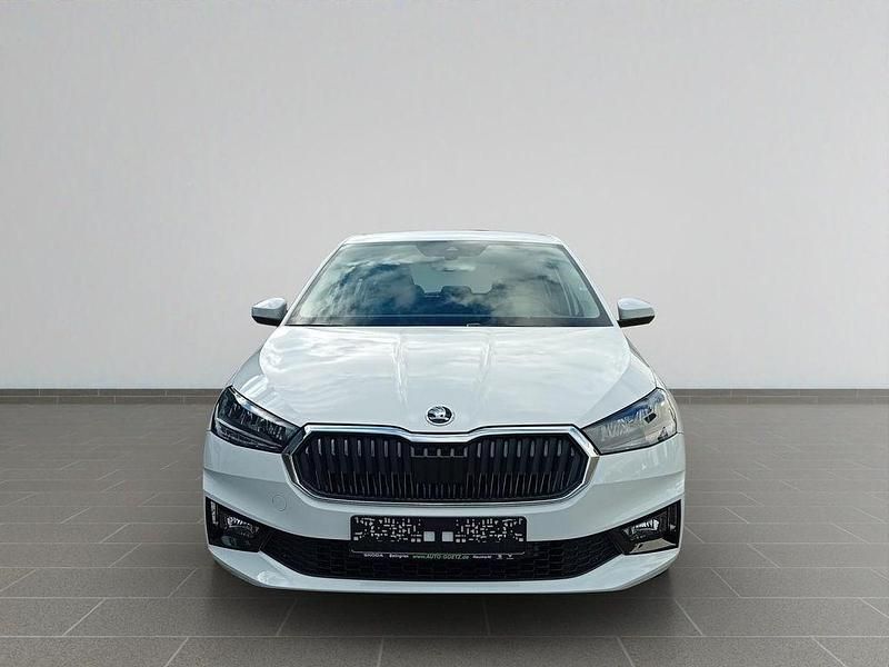 Neu Skoda Fabia Essence 80 PS (58 kW) 2025 Weiß Limousine