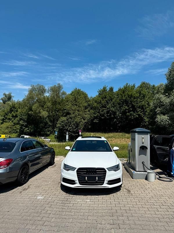 Weiß Gebraucht 2012 Audi A6 S-Line Kombi | 13.500 € (Guter Preis) - Bild 1/4