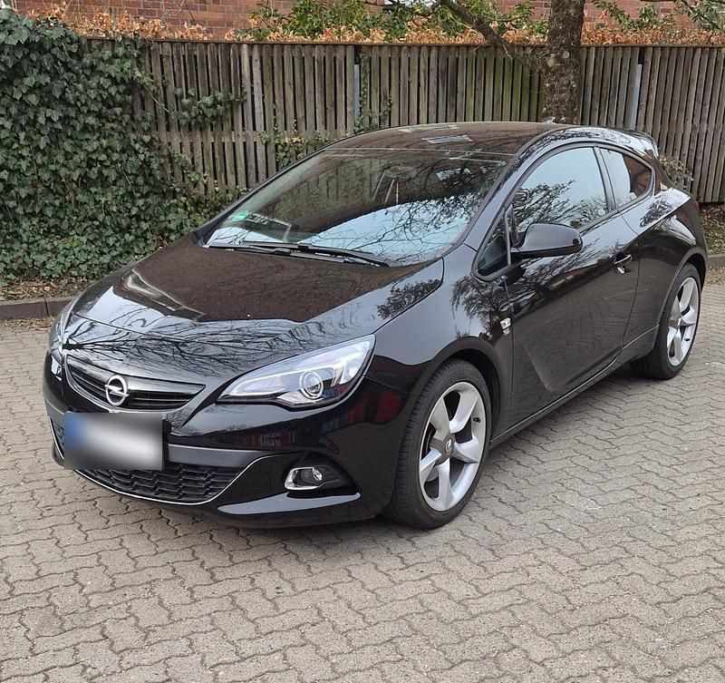Gebraucht Opel Astra GTC Active 140 PS (102 kW) 2017 Schwarz Limousine